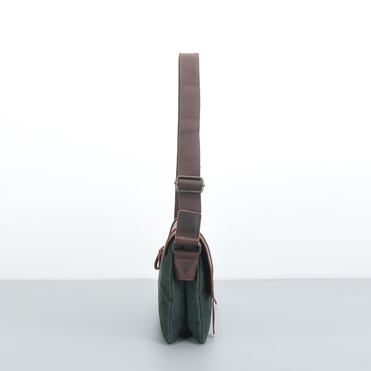 Cambridge Canvas Messenger Bag