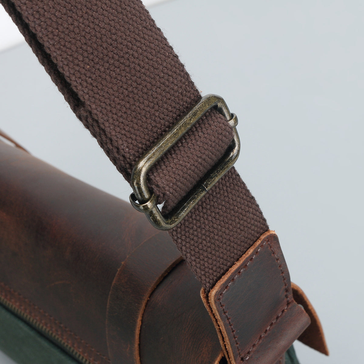 Cambridge Canvas Messenger Bag