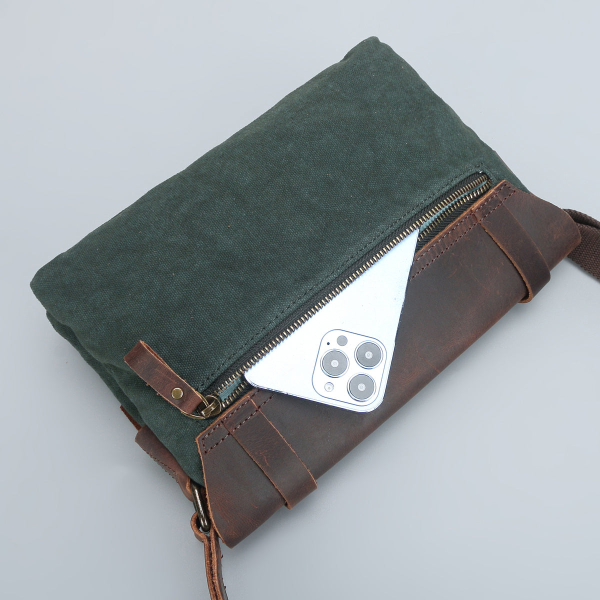 Cambridge Canvas Messenger Bag