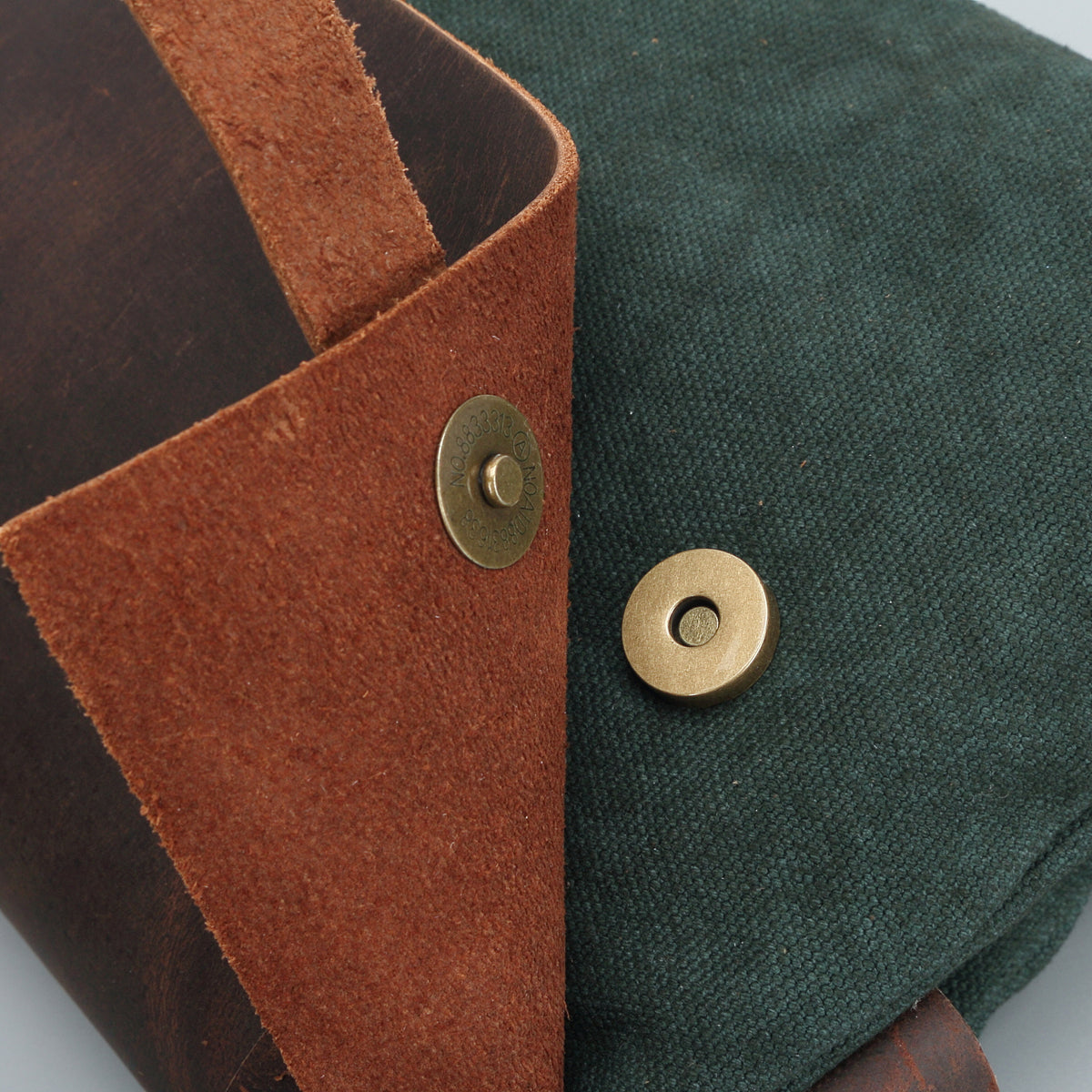 Cambridge Canvas Messenger Bag