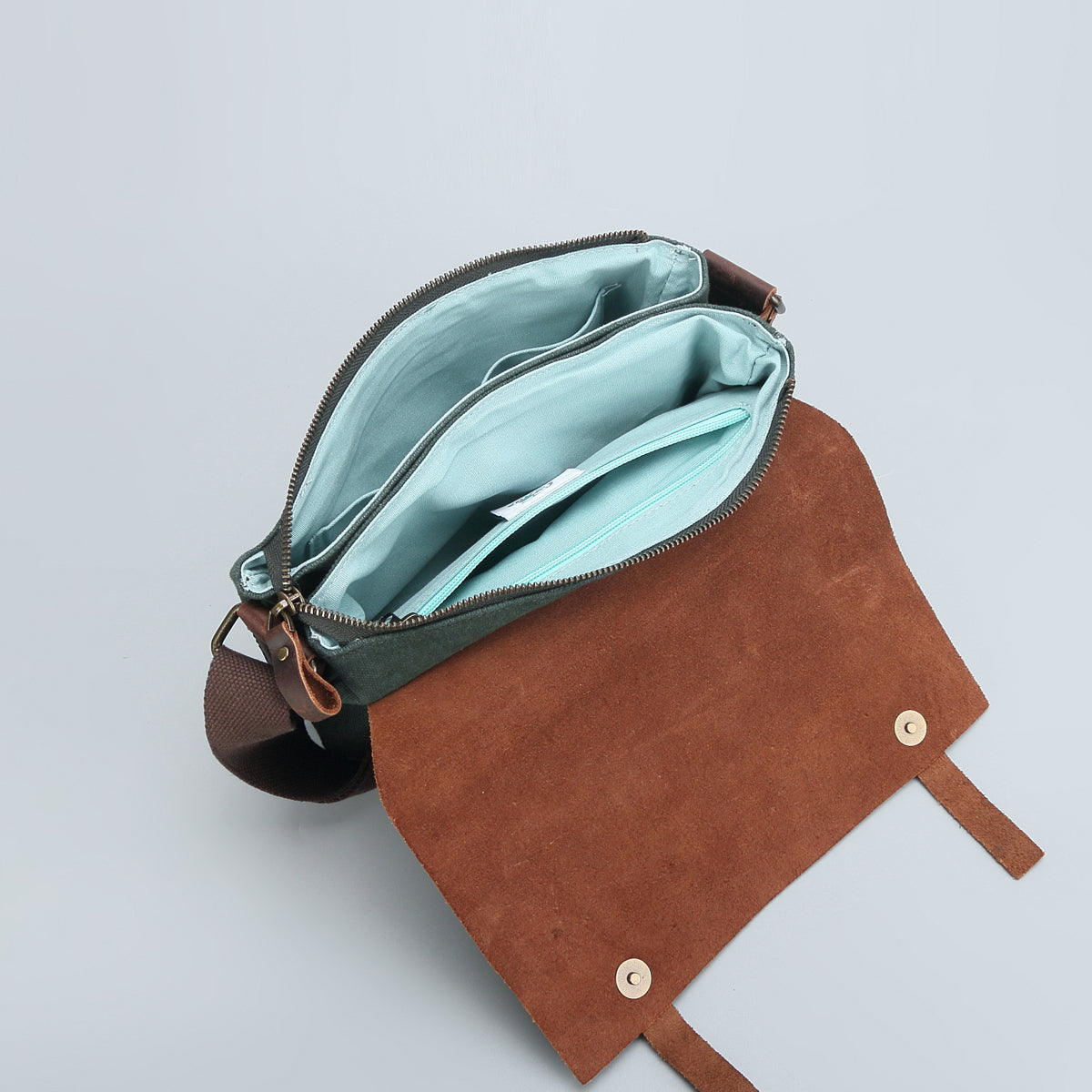 Cambridge Canvas Messenger Bag