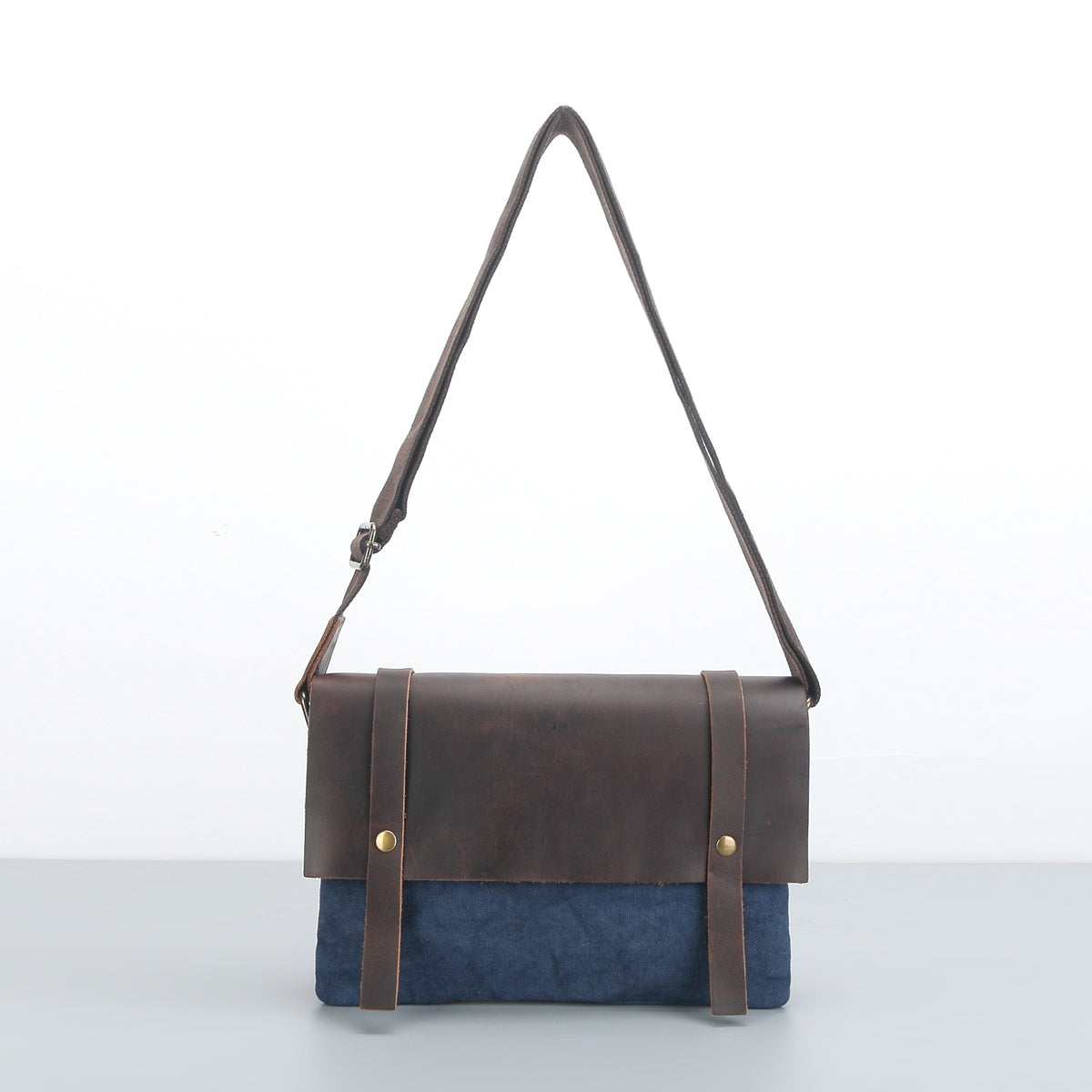 Cambridge Canvas Messenger Bag